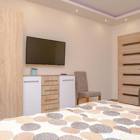Illes Apartmanok I. Hajduszoboszlo Ngoại thất bức ảnh