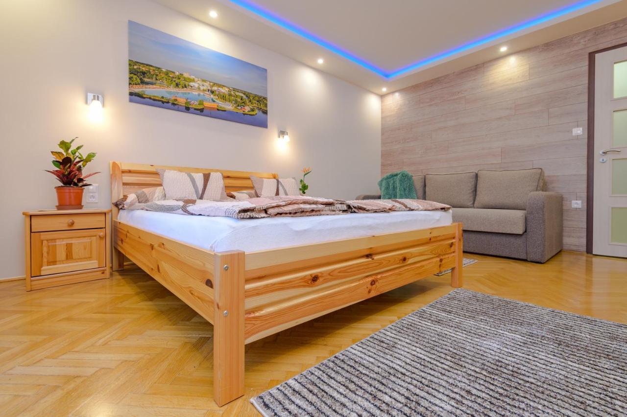 Illes Apartmanok I. Hajduszoboszlo Ngoại thất bức ảnh