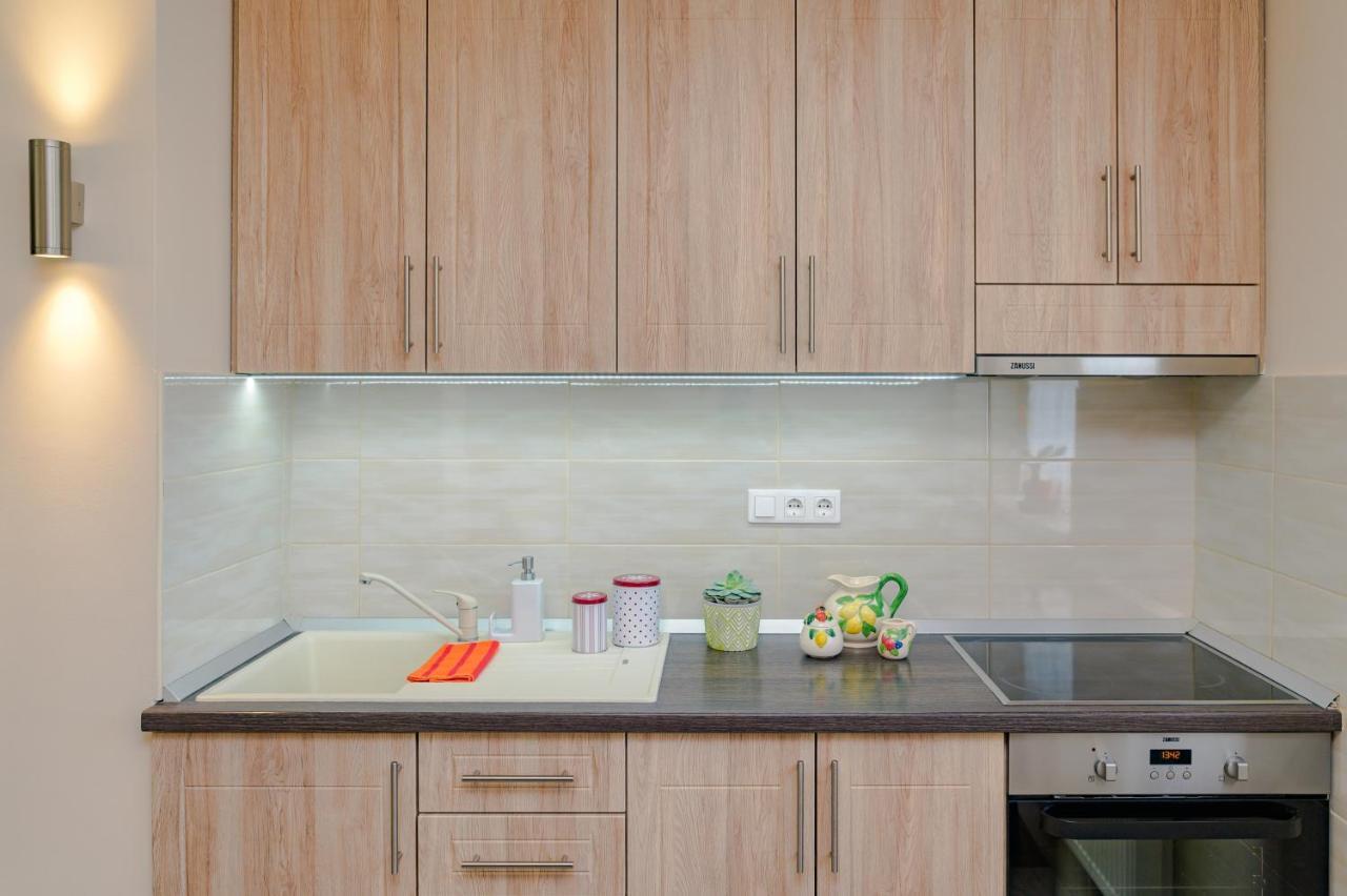 Illes Apartmanok I. Hajduszoboszlo Ngoại thất bức ảnh